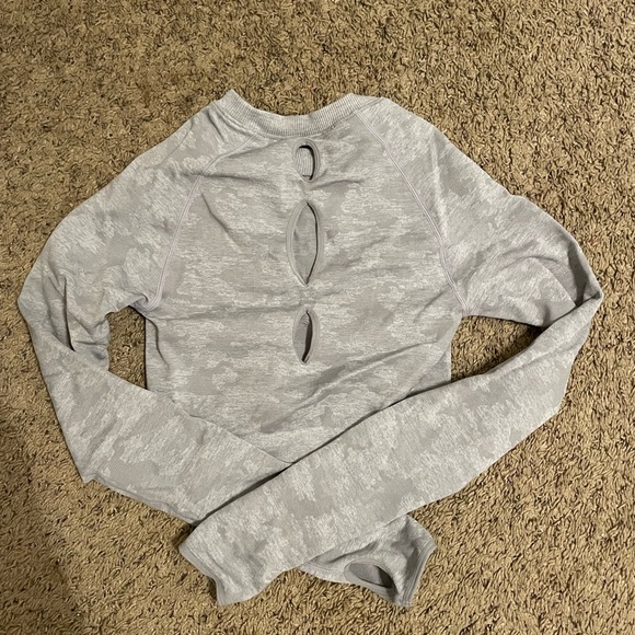 Gymshark camo longsleeve crop top - Picture 2 of 5